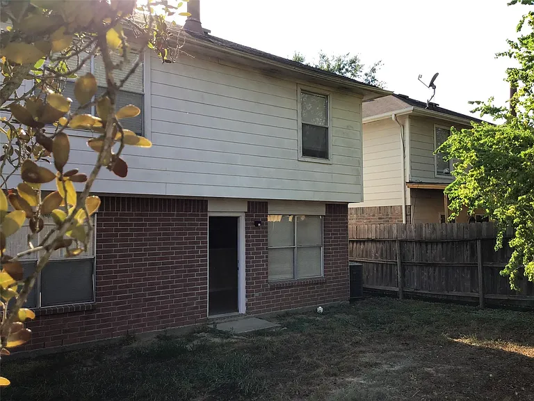 11802 Sunny Stream Dr — Photo 32