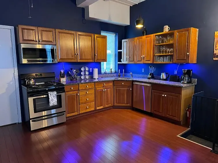 3 bed, 2.0 bath, $4,400 — Photo 3