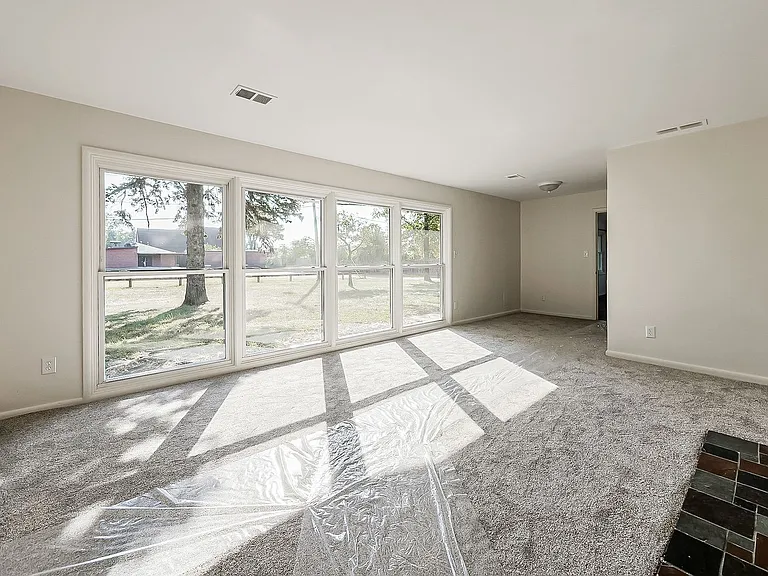 20862 Kenwood St — Photo 5
