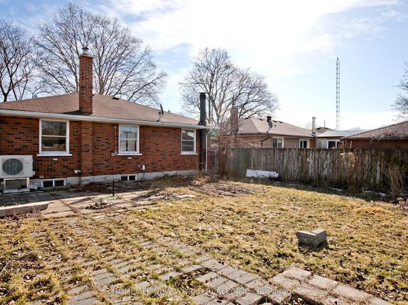 152 Eastmount St, Oshawa, ON L1G 6K6