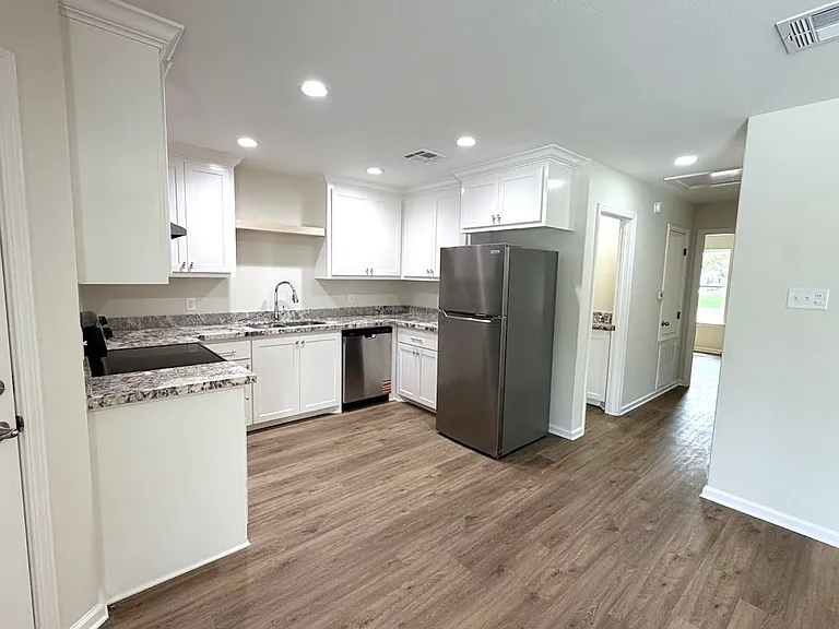 3715 Common St — Photo 7