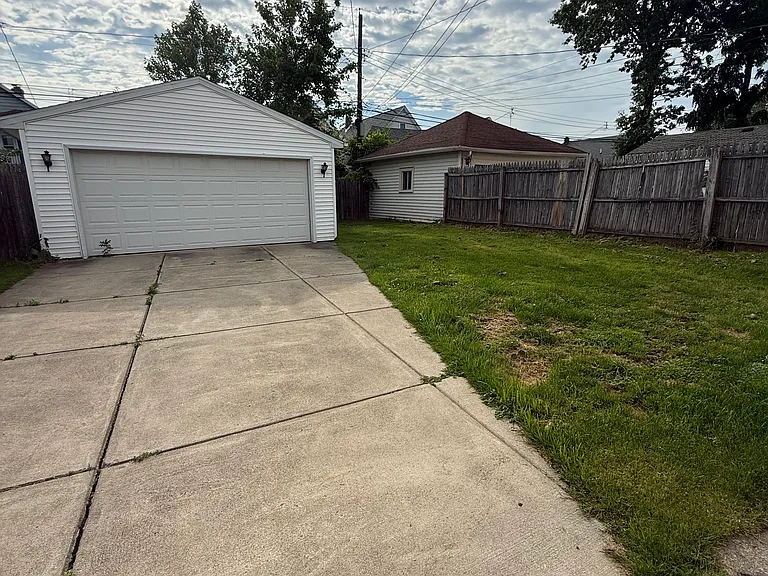 60 Sterling Ave #UPPER — Photo 14