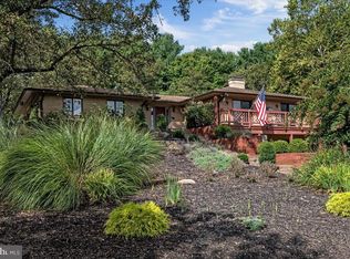 18675 Woodburn Rd, Leesburg, VA 20175