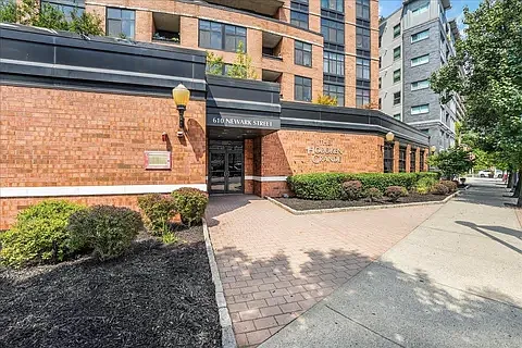 610 Newark St — Photo 20