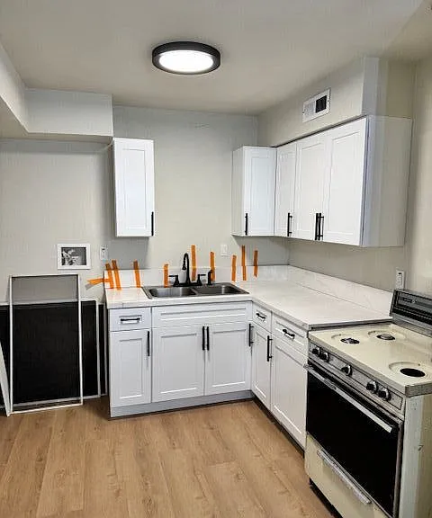 838 E Avenue P #12 — Photo 15