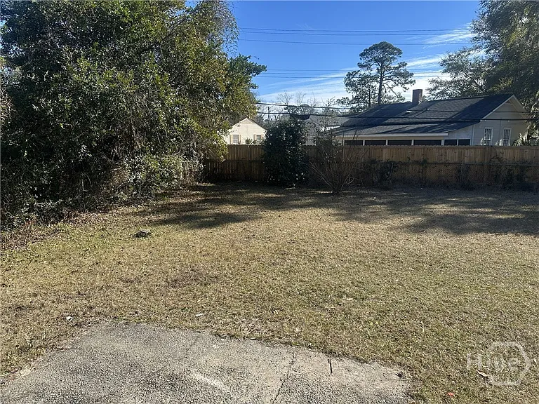 3715 Skidaway Rd — Photo 3