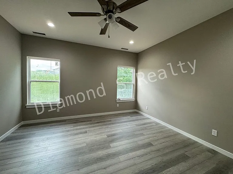 2124 N Bradbury Ln — Photo 19