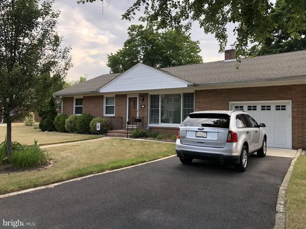 31 Chester Ave, Gibbstown, NJ 08027