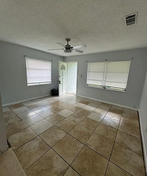 127 Pineda St #1 — Photo 6