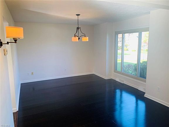 5th image of 18250 Wellington Ct