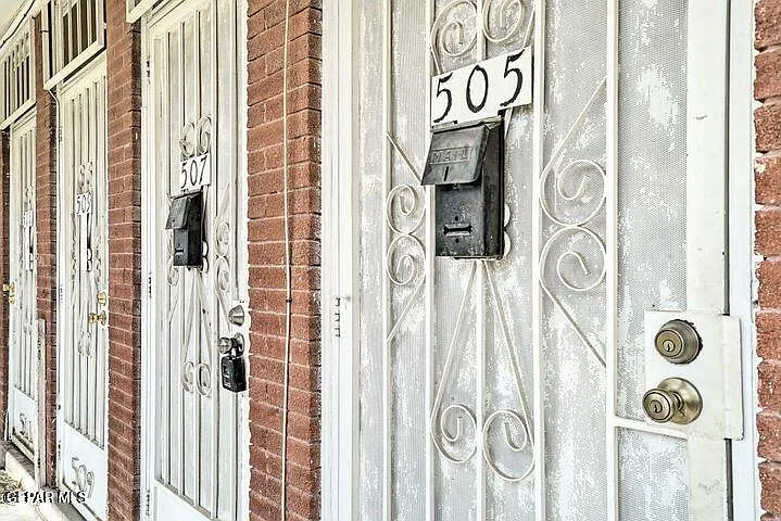 Building Photo - 505 W Missouri Ave