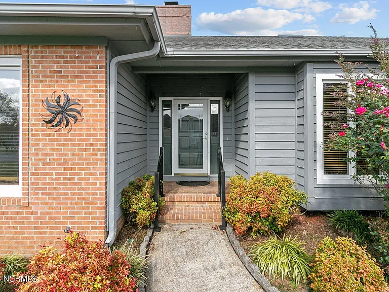 867 Castleberry Ct — Photo 44