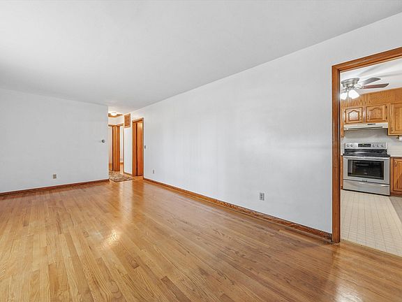 5th image of 3107 Oliver Rd NE