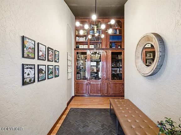 3rd image of 3105 N Talbot Cir