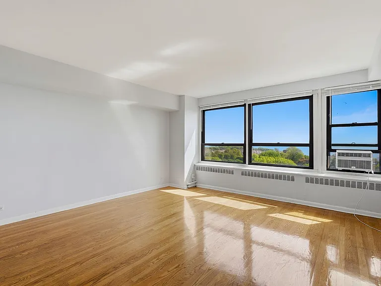 4180 Marine Terrace Apartments — Photo 58