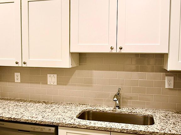 3rd image of 5221 S Bayshore Blvd #47