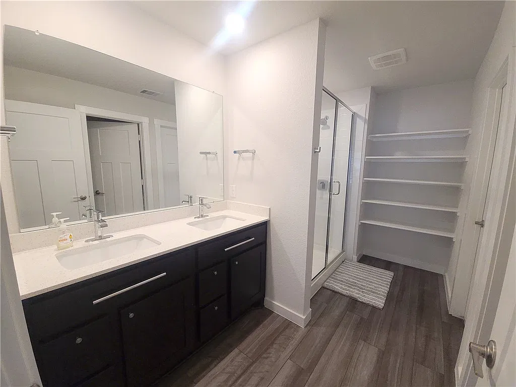 3 bed, 1508 sqft, $2,100 — Photo 4