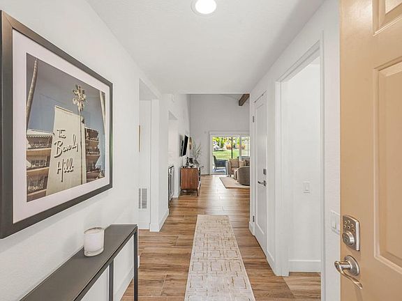 5th image of 49161 Mariposa Dr