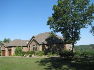 551 Regal Heights Ln, Galena, MO 65656