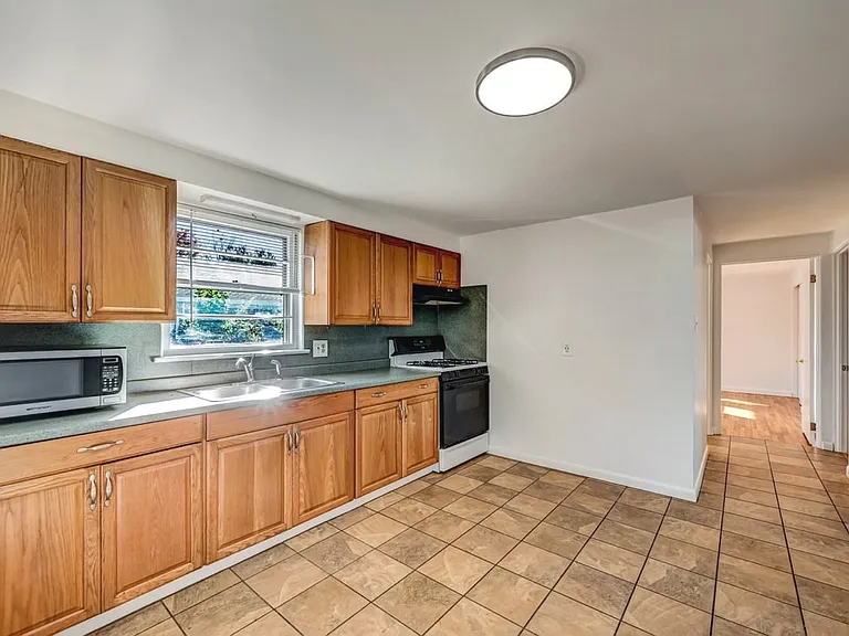 819 Fairview Ave — Photo 8
