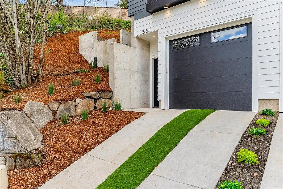 3 bed, 1138 sqft, $2,700 — Photo 3