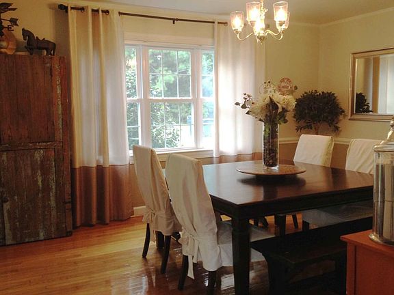 Spacious Dining Room