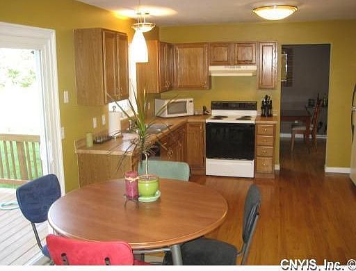 3rd image of 11 Chaucer Cir