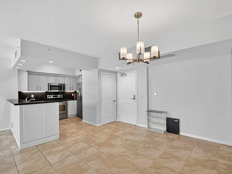 403 S Sapodilla Ave #307 — Photo 6