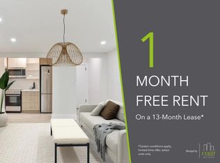 448 Spadina Rd #102, Toronto, ON M5P 2W4