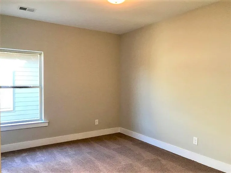 320 Union Station Dr — Photo 9
