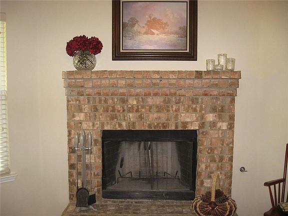 4th image of 104 Stoney Creek Ln