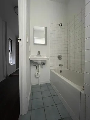 Rented by Ledvech Group | media 9