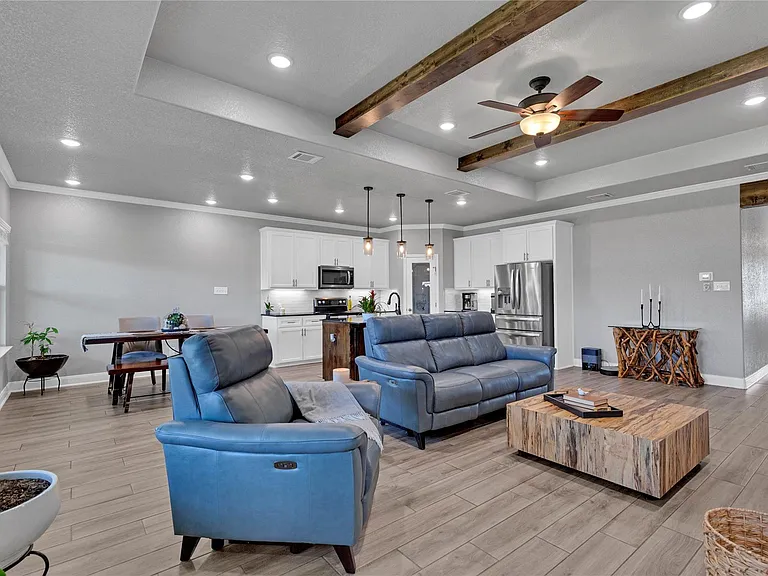 8508 Glade Dr — Photo 32