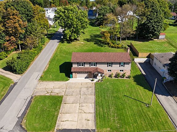 3rd image of 233 Home Ave