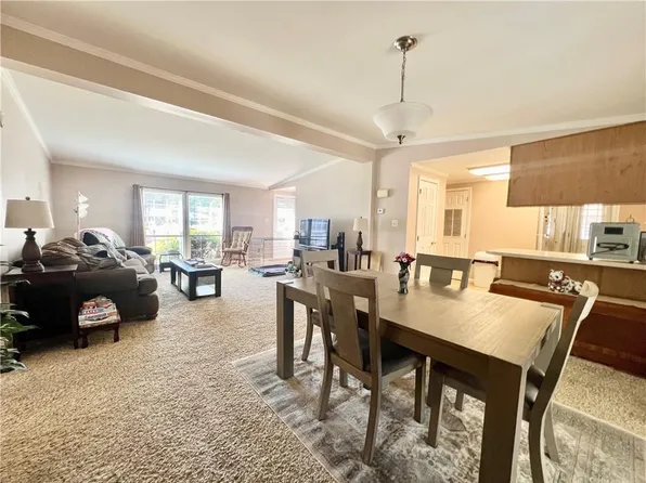 12 Darius Ln, Coventry, RI 02816