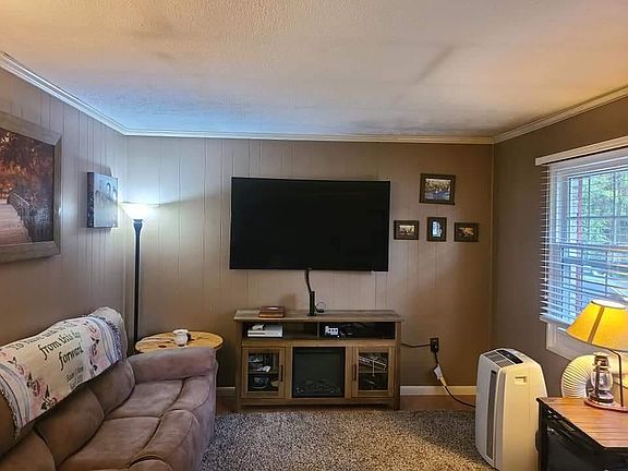 5th image of 210 Forest Ln