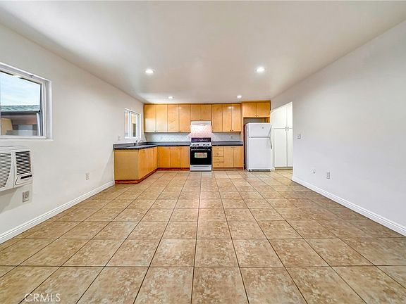 5th image of 6735 Elmer Ave #12