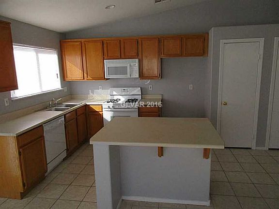 5th image of 443 River Glider Ave