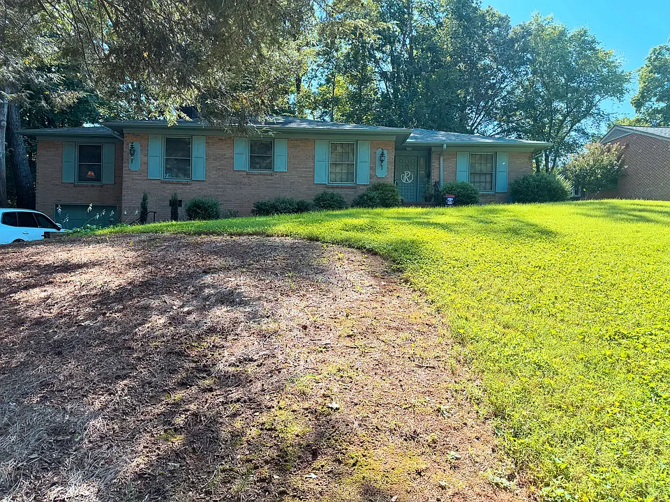 1303 Alderman Dr