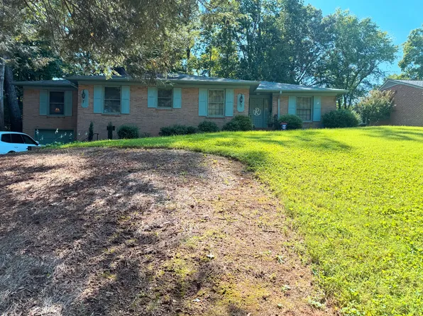 1303 Alderman Dr, Greensboro, NC 27408