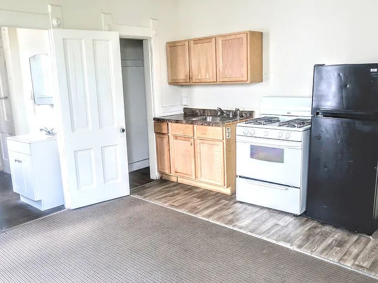 425 W Adams St #1 — Photo 6
