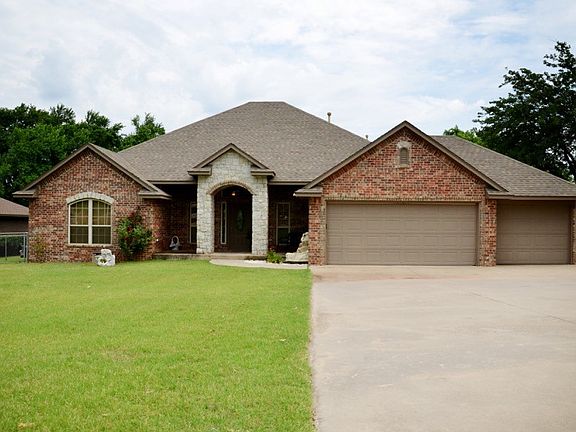 Oversized 3 car garage