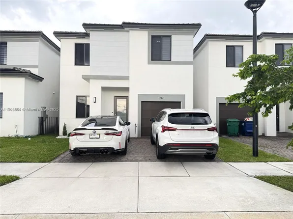 13627 SW 157th Ct, Miami, FL 33196