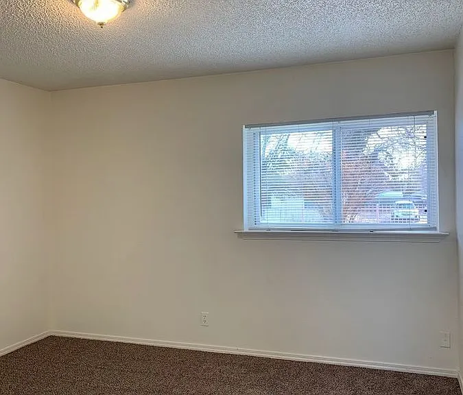 370 Atrisco Dr SW #12 — Photo 13