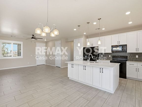 3rd image of 2878 N Trailridge Ln