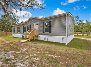 11008 Knuckey Rd, Weeki Wachee, FL 34614