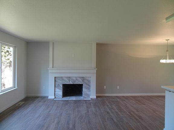 5th image of 853 135th St E