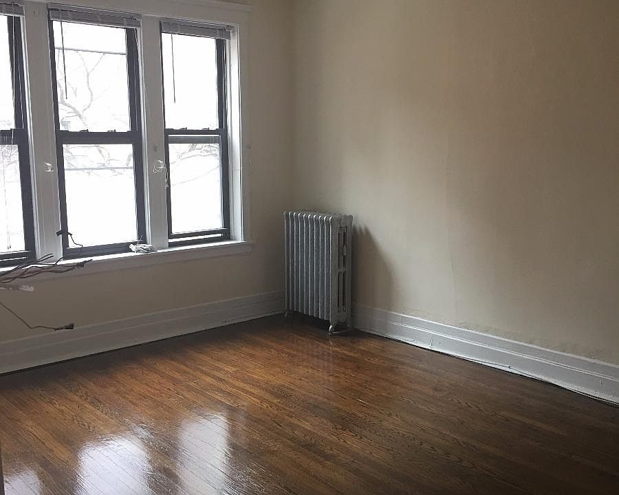 1st image of 3173 N Pine Grove Ave #52