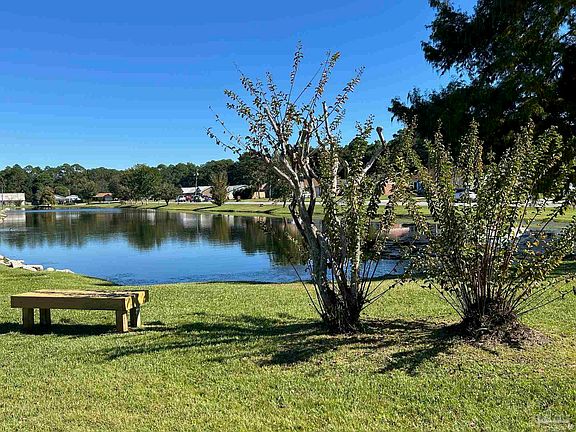 4th image of 668 Green Pine Dr
