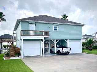 1150 Fountain View Dr, Crystal Beach, TX 77650